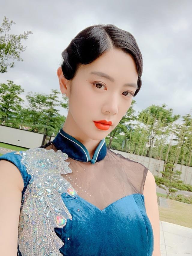 红玫瑰房间